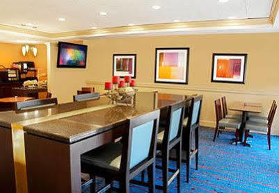 Hotel By Marriott Cleveland 3*